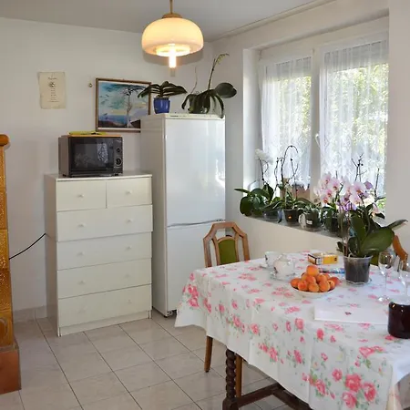 Benedekne Haza Apartment Gyenesdias
